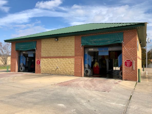 Rocket Carwash: 100 Baker Ln, Robinson, TX 76706